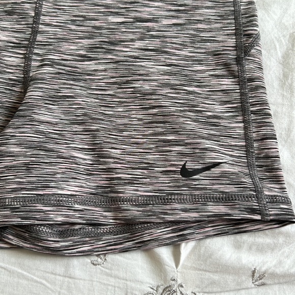 Nike pro shorts - Picture 3 of 4